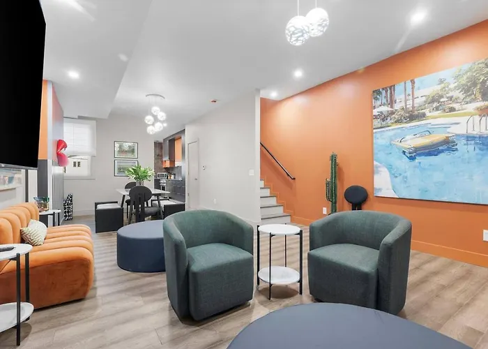 Modern Palm Springs Retreat With 4 Bedrooms And 4.5 Bathrooms, Shadyside Townhome *