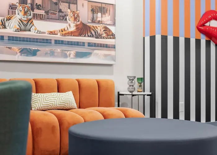 Modern Palm Springs Retreat With 4 Bedrooms And 4.5 Bathrooms, Shadyside Townhome * Pittsburgh