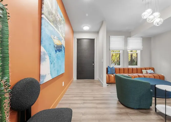 Holiday home Modern Palm Springs Retreat With 4 Bedrooms And 4.5 Bathrooms, Shadyside Townhome
