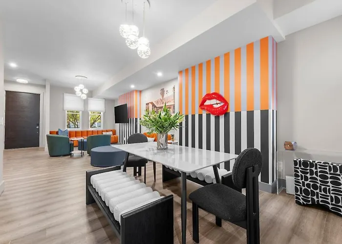 Holiday home Modern Palm Springs Retreat With 4 Bedrooms And 4.5 Bathrooms, Shadyside Townhome