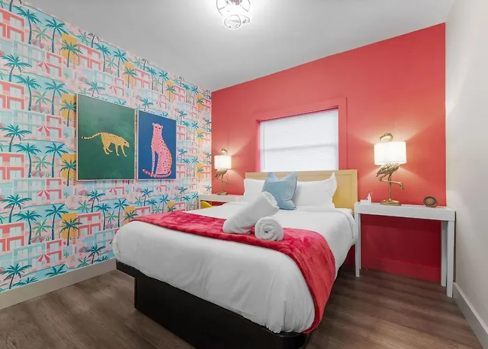 Holiday home Modern Palm Springs Retreat With 4 Bedrooms And 4.5 Bathrooms, Shadyside Townhome *