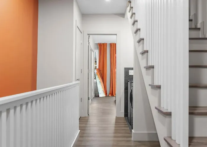 Modern Palm Springs Retreat With 4 Bedrooms And 4.5 Bathrooms, Shadyside Townhome *