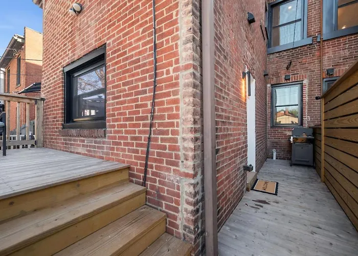 Modern Palm Springs Retreat With 4 Bedrooms And 4.5 Bathrooms, Shadyside Townhome Holiday home *
